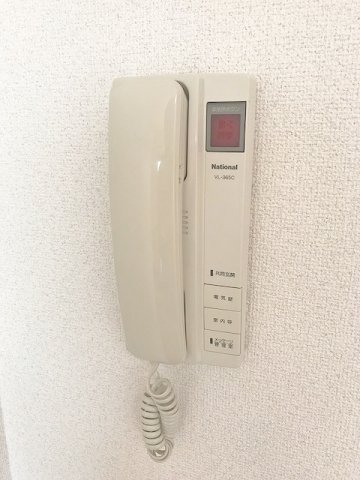 セキュリティ　インターホンは通話式のドアホンです
