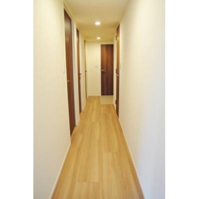 玄関　※写真は同タイプ住戸です。