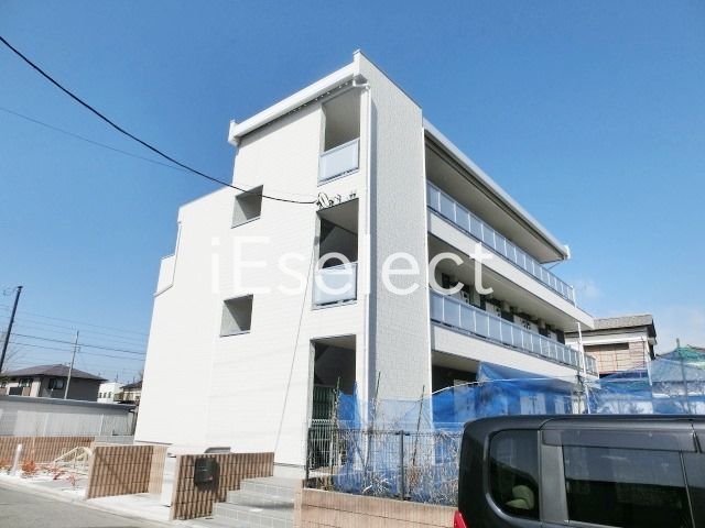 建物外観　２０１８年２月築のアパート。