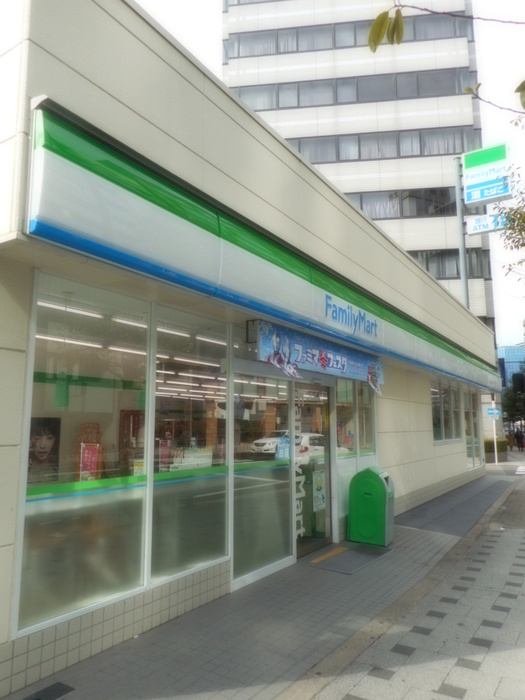 コンビニ　ファミリーマート（コンビニ）まで310m