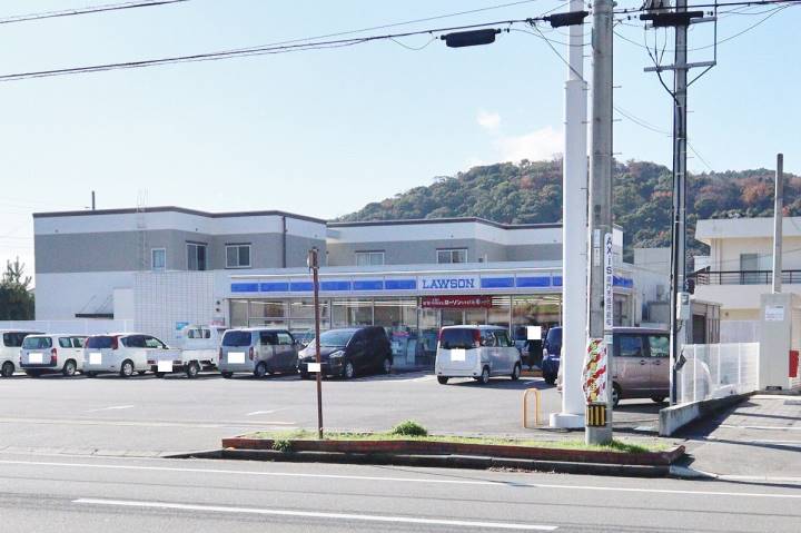 コンビニ　ローソン鳴門撫養町斎田店（コンビニ）まで195m