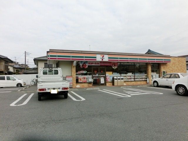 コンビニ　セブンイレブン（コンビニ）まで490m