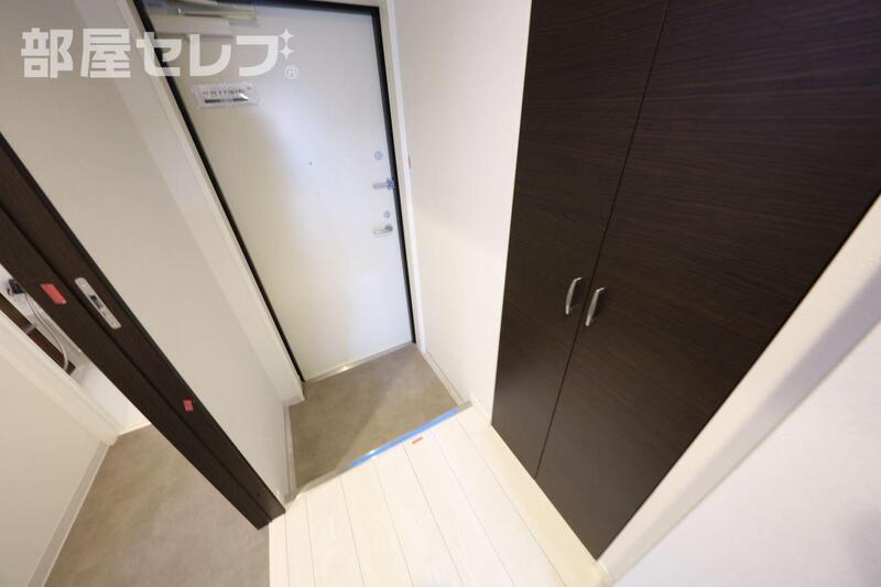 玄関　２０５号室写真