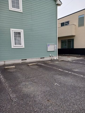 駐車場　駐車場に車を止められます