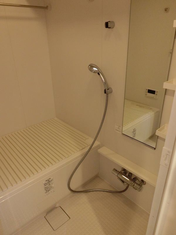バス・シャワールーム　※同タイプの別のお部屋です。