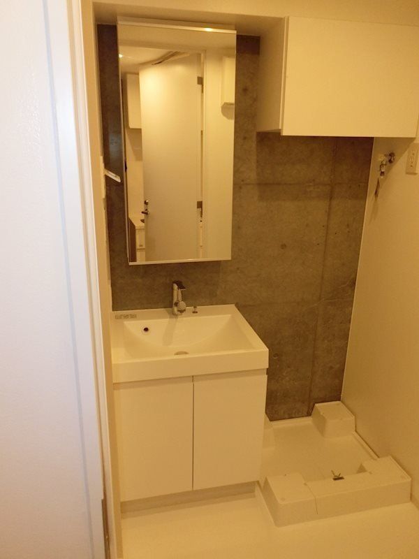 洗面設備　※同タイプの別のお部屋です。