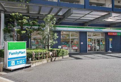 コンビニ　ファミリーマート勝どき三丁目店（コンビニ）まで152m