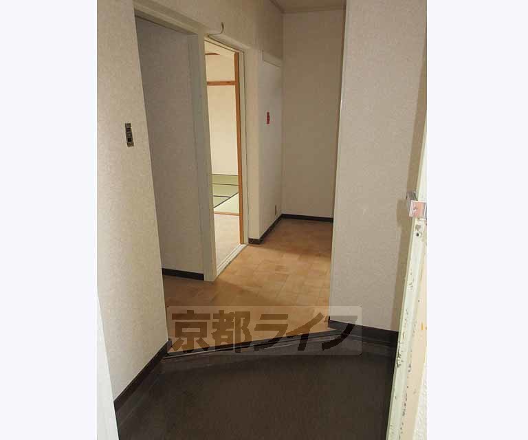 玄関　玄関から見た室内です！