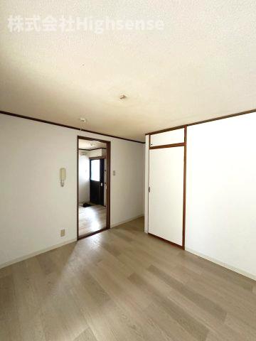 その他部屋・スペース　広くて明るい寝室