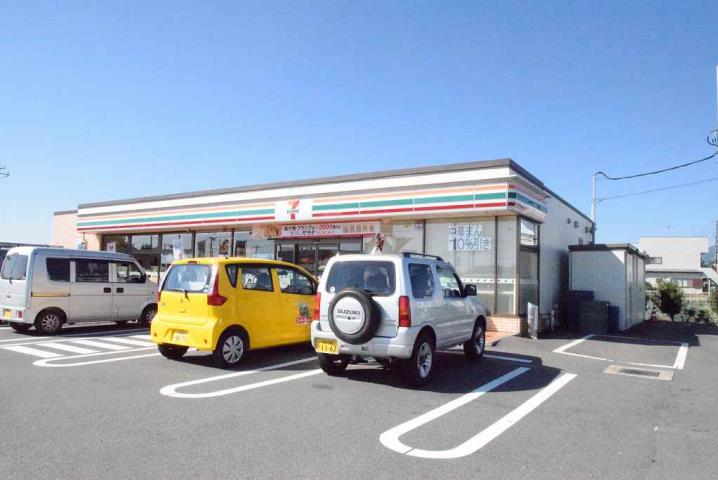 コンビニ　セブンイレブン（コンビニ）まで220m