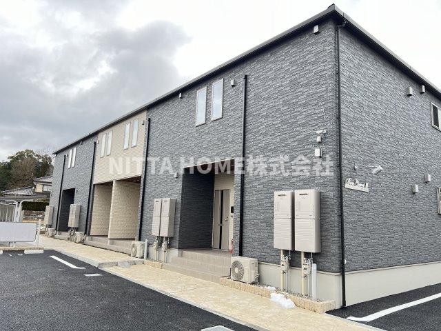 建物外観　ペット可◇エアコン２台や太陽光発電システムなどの設備付き＊