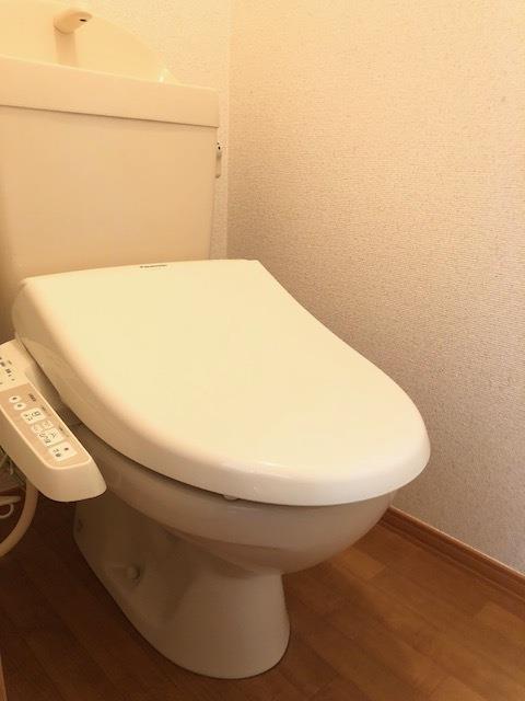 トイレ　温水洗浄便座