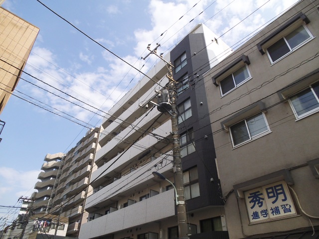 建物外観　交通便のよい好立地☆