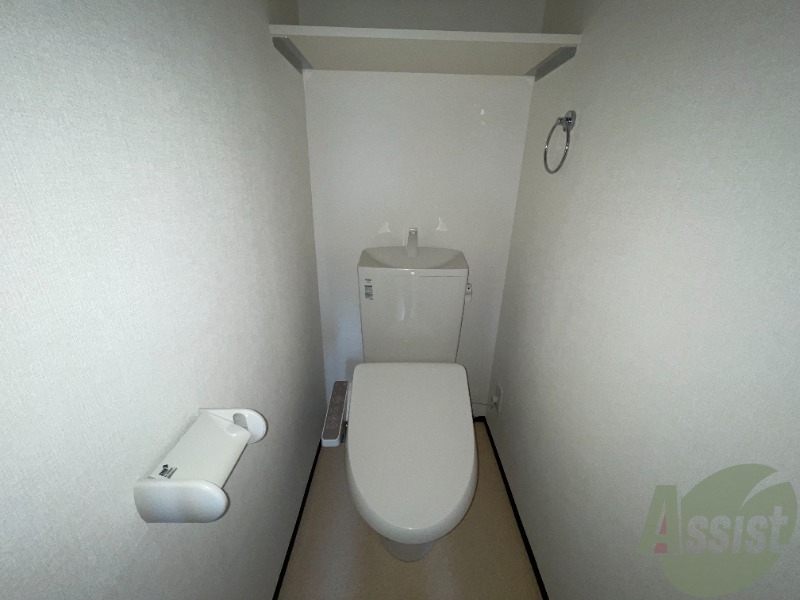 トイレ　トイレには温水洗浄便座があり。衛生面も充実しています。