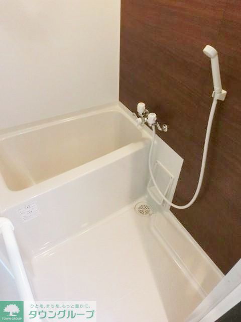 バス・シャワールーム　浴室乾燥機付き。