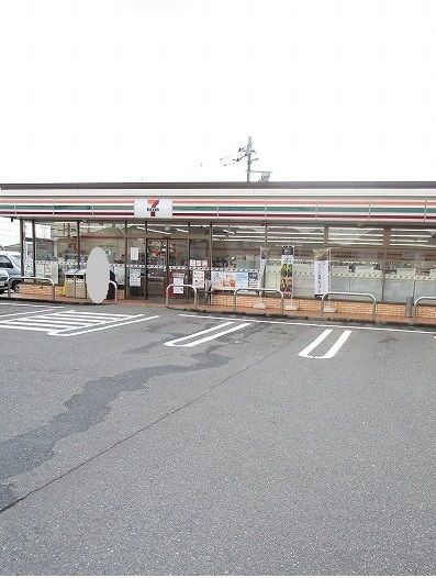 コンビニ　セブンイレブン（コンビニ）まで450m