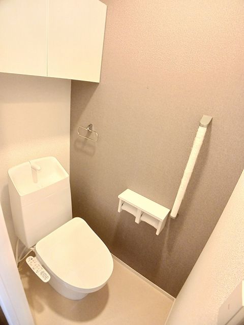 ヒカルサ和歌山鳴神IIのトイレ写真