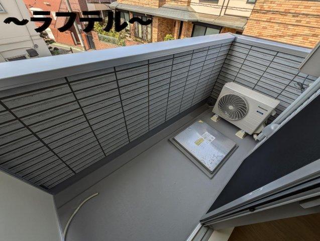 バルコニー　同メーカー施工　別部屋イメージ写真