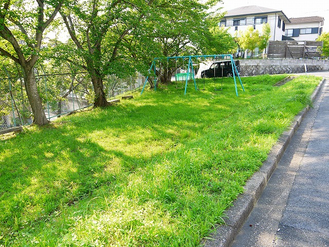 公園　登美ケ丘六丁目公園（公園）まで450m