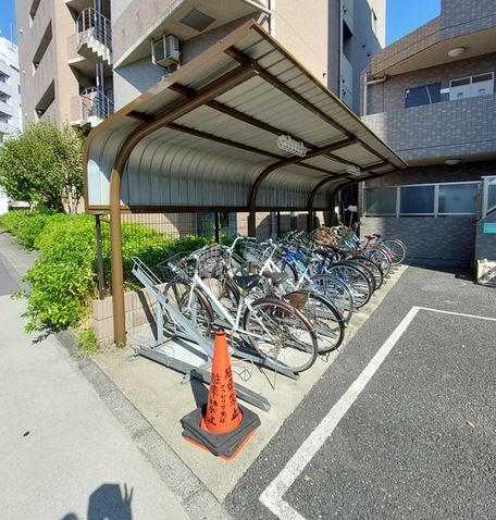その他　★駐輪場スペース完備★