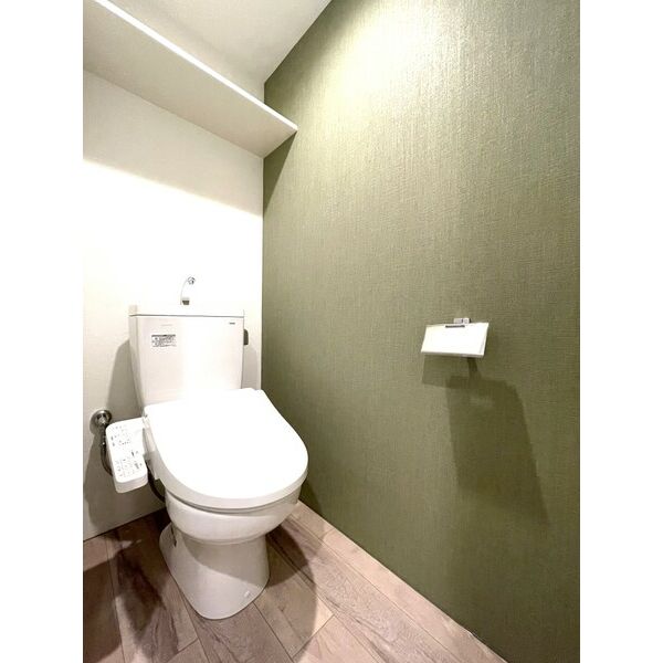 トイレ　※写真は同じマンションの違う部屋のものになります。