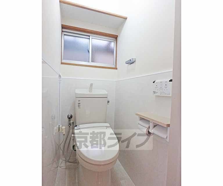 トイレ　洗浄機能付きトイレです。