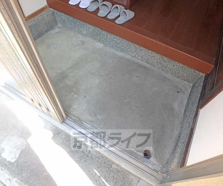 玄関　広い土間玄関です。