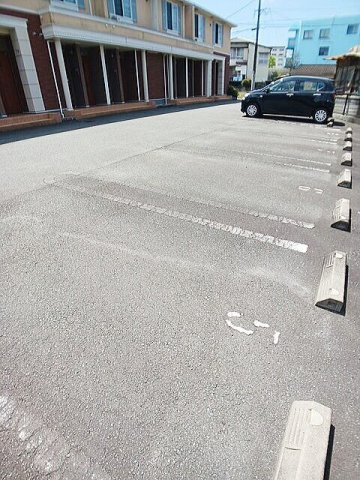 駐車場　駐車スペースもあります