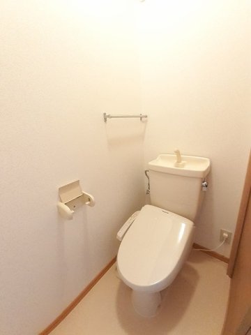 トイレ　ゆったりとした空間のトイレです