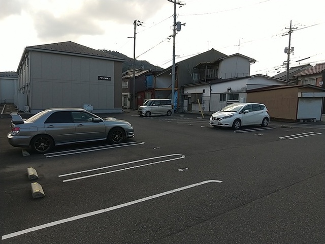 駐車場　駐車場