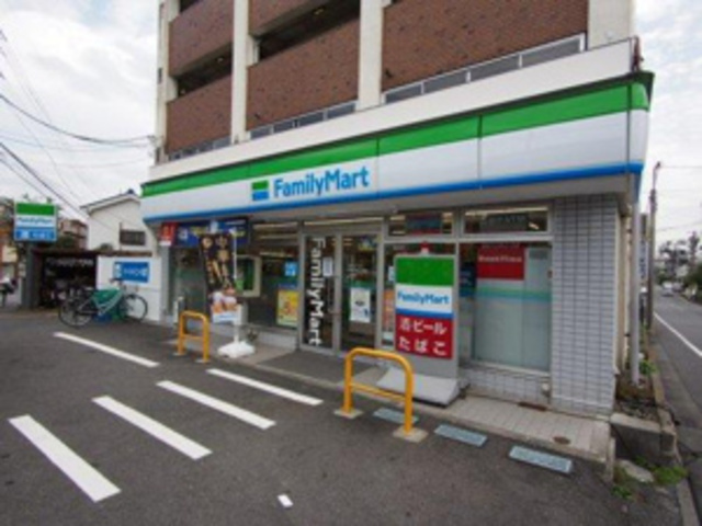 コンビニ　ファミリーマート杉並本天沼三丁目店（コンビニ）まで358m