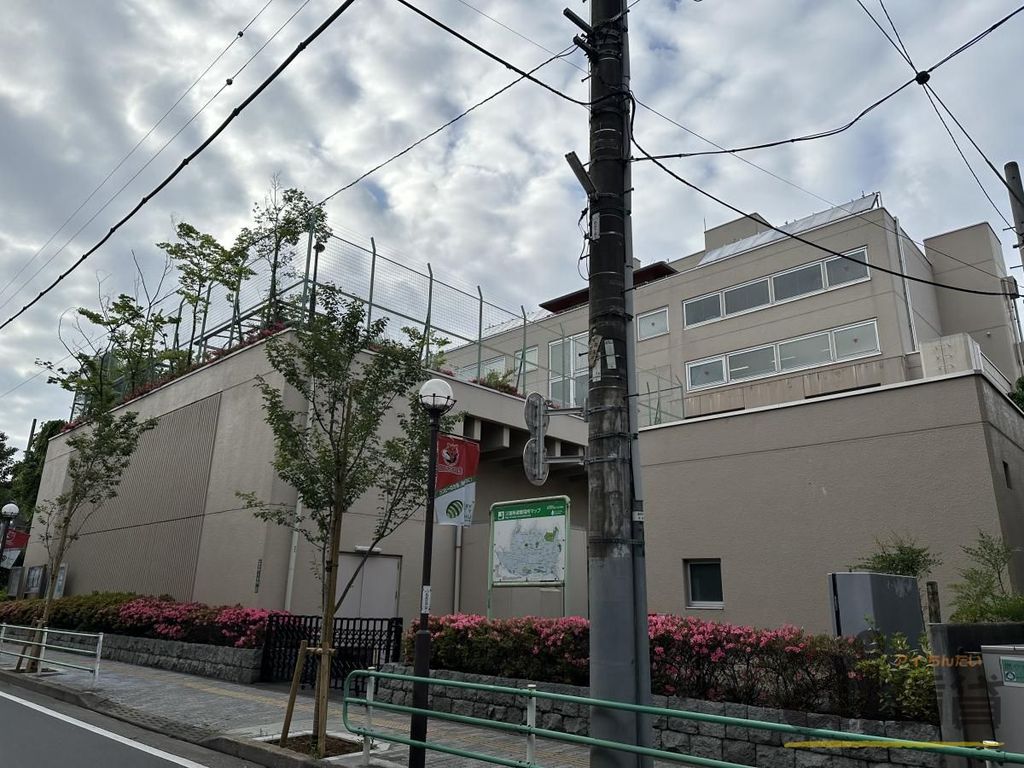 図書館　府中市立中央図書館（図書館）まで1100m