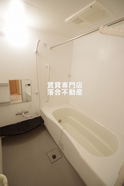 バス・シャワールーム　大きな一坪風呂♪浴室乾燥機付き