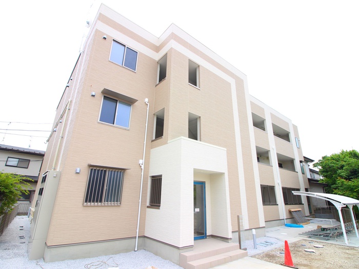 建物外観　建築中