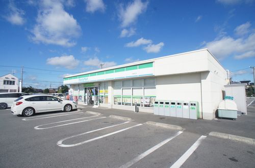 コンビニ　ファミリーマート結城北店（コンビニ）まで382m