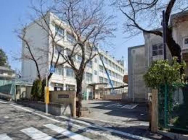 小学校　八王子市立由木中央小学校（小学校）まで784m