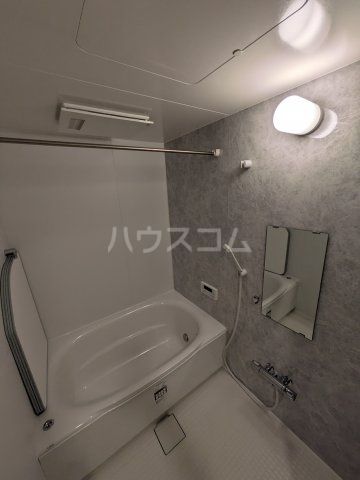 コンフォリア・リヴ湘南鵠沼B棟の風呂写真