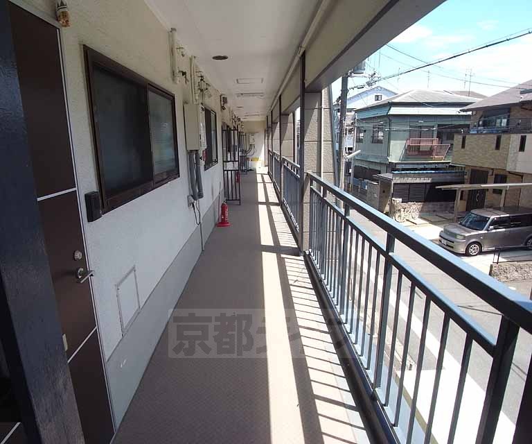 その他共有部分　長い廊下です