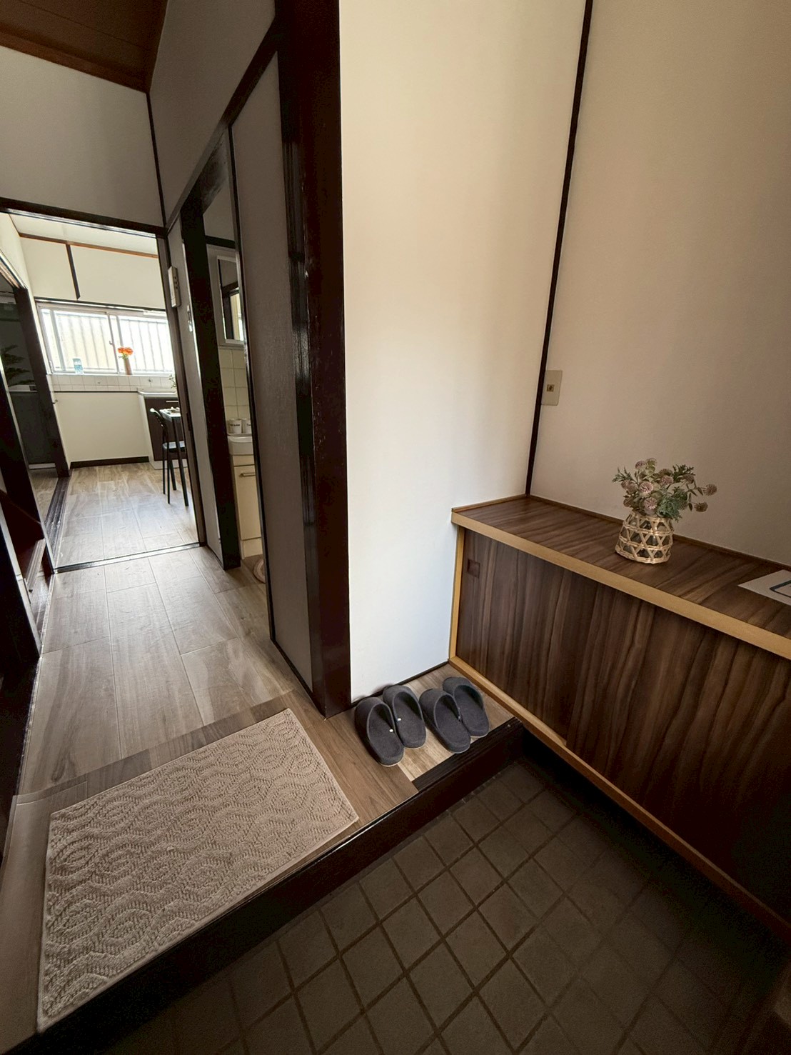 尾上町養田戸建の玄関写真