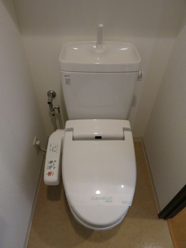 トイレ　別タイプ部屋　参考写真です