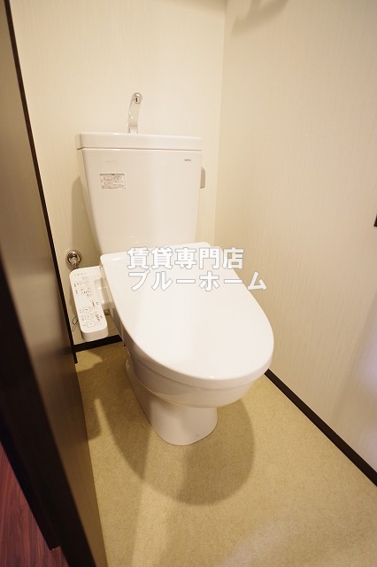 トイレ　温水洗浄便座付きのトイレです！