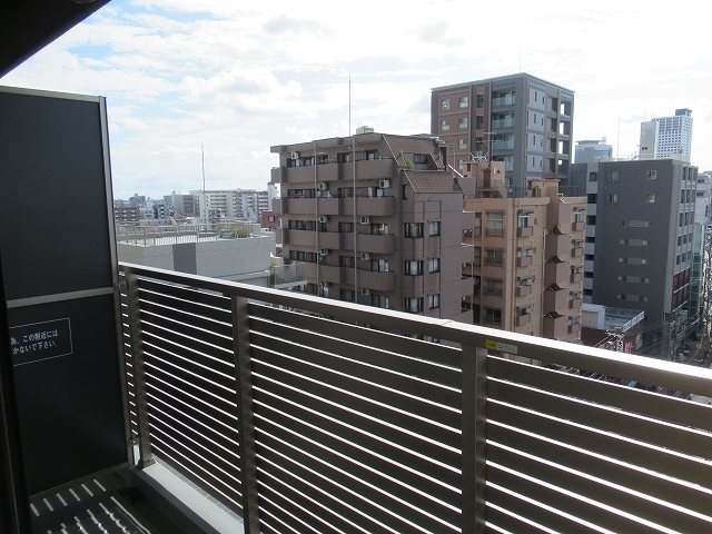 バルコニー　バルコニーあります
