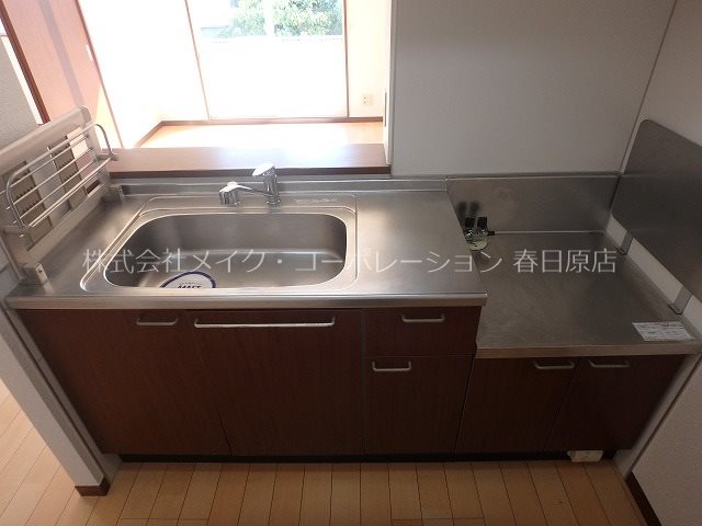 キッチン　写真は同型タイプ