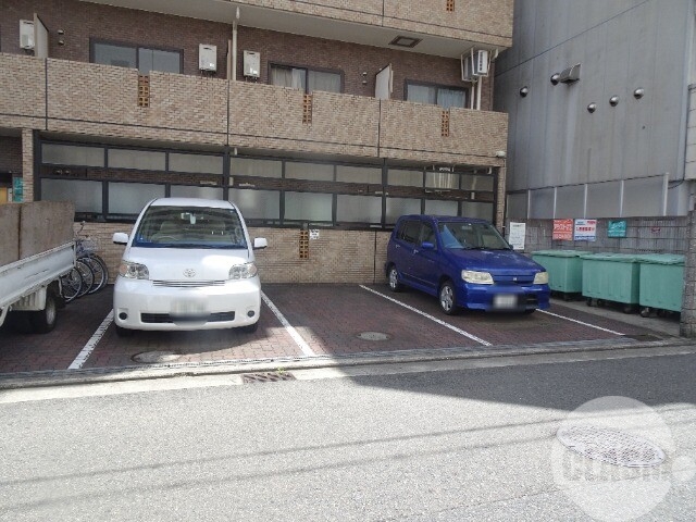 駐車場　敷地内駐車場