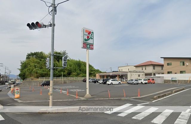 コンビニ　セブンイレブン（コンビニ）まで539m