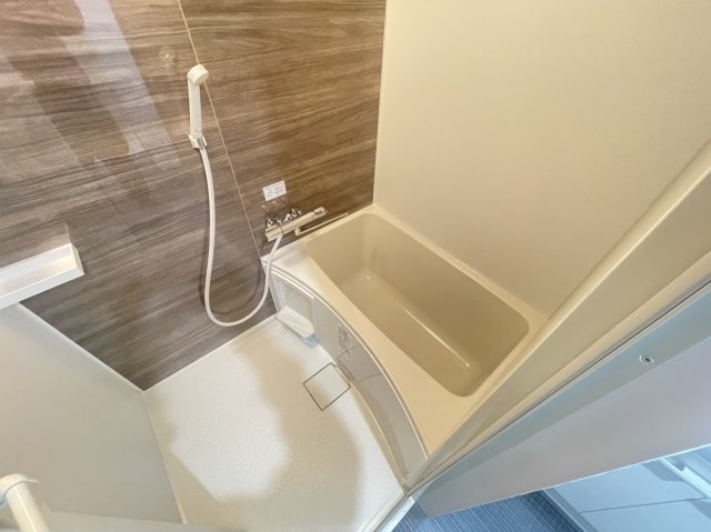 バス・シャワールーム　コンパクトで使いやすいお風呂です