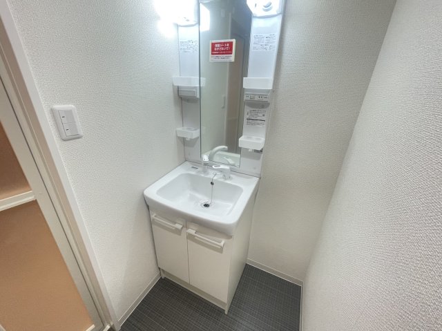 洗面設備　脱衣スペースもあります