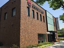 銀行　三菱UFJ銀行芦屋支店（銀行）まで591m