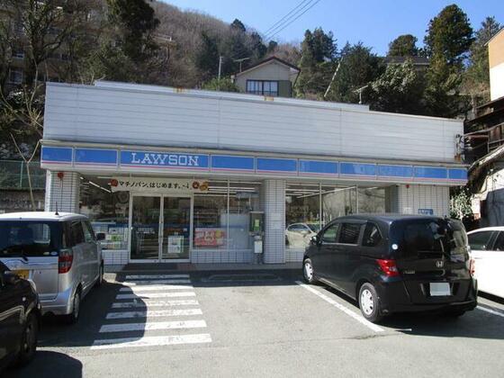 コンビニ　ローソン箱根宮ノ下店（コンビニ）まで295m