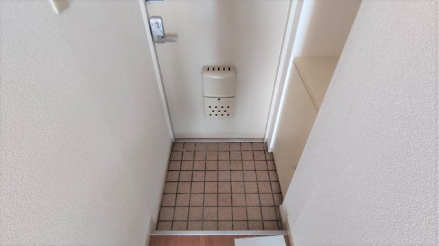 玄関　シューズ収納付きの玄関です